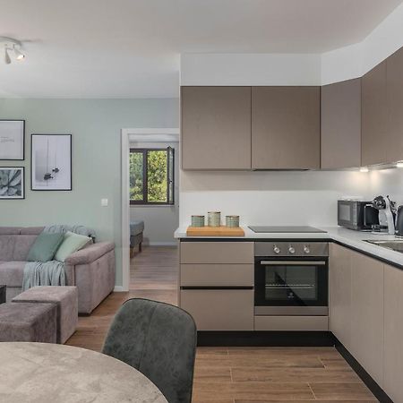 Just Renovated Stylish 2 Bedrooms Apartment Only A Few Steps From The Beach! Novigrad Istria المظهر الخارجي الصورة