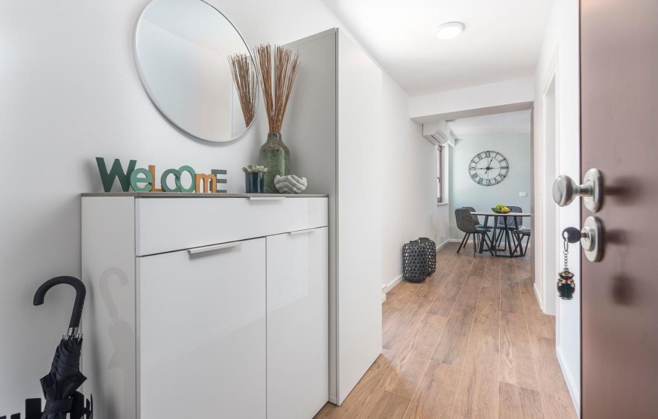 Just Renovated Stylish 2 Bedrooms Apartment Only A Few Steps From The Beach! Novigrad Istria المظهر الخارجي الصورة