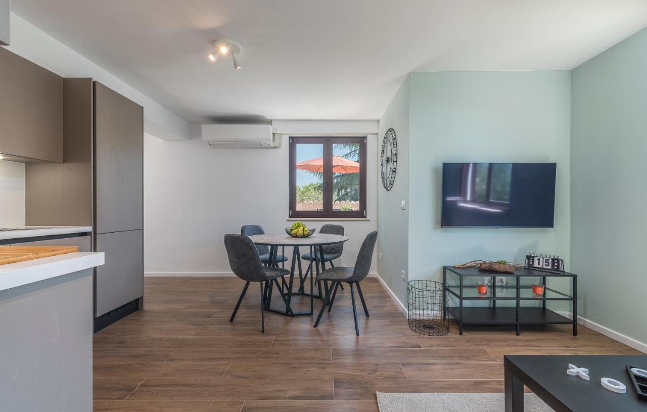 Just Renovated Stylish 2 Bedrooms Apartment Only A Few Steps From The Beach! Novigrad Istria المظهر الخارجي الصورة