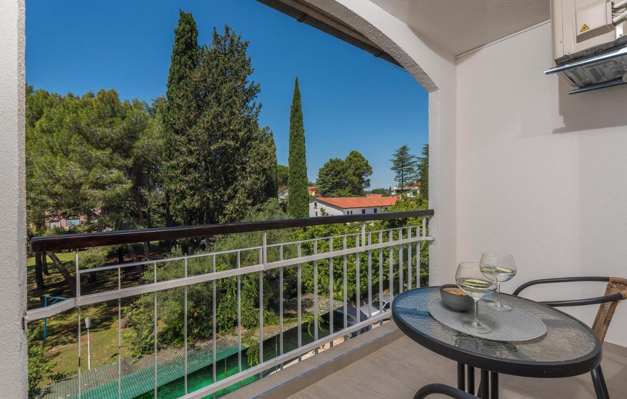 Just Renovated Stylish 2 Bedrooms Apartment Only A Few Steps From The Beach! Novigrad Istria المظهر الخارجي الصورة