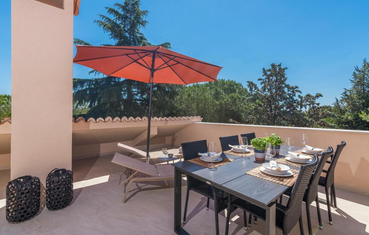Just Renovated Stylish 2 Bedrooms Apartment Only A Few Steps From The Beach! Novigrad Istria المظهر الخارجي الصورة
